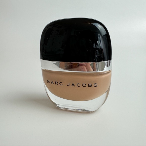 MARC JACOBS Nail Polish in Shade Madame - Picture 2 of 2
